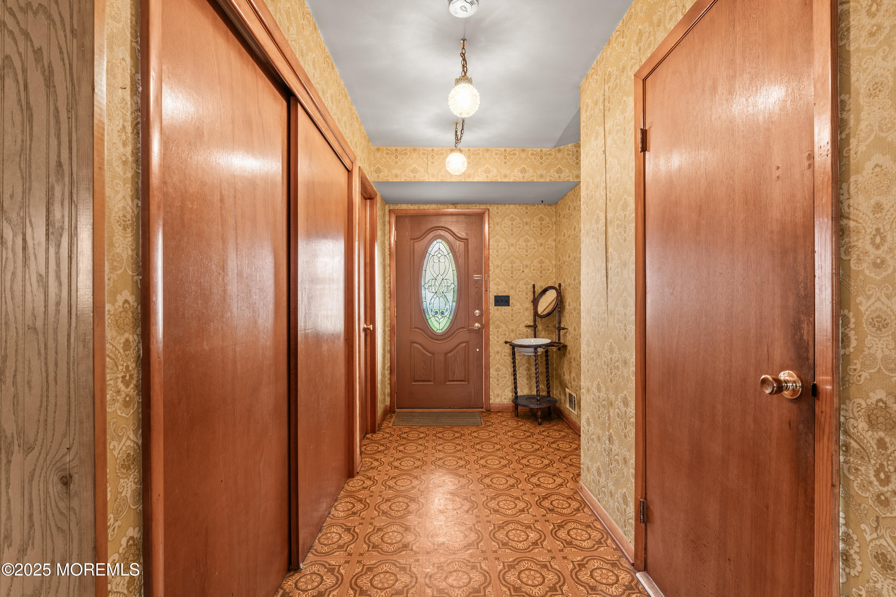 10 Tiffin Place, Bridgewater, New Jersey image 6