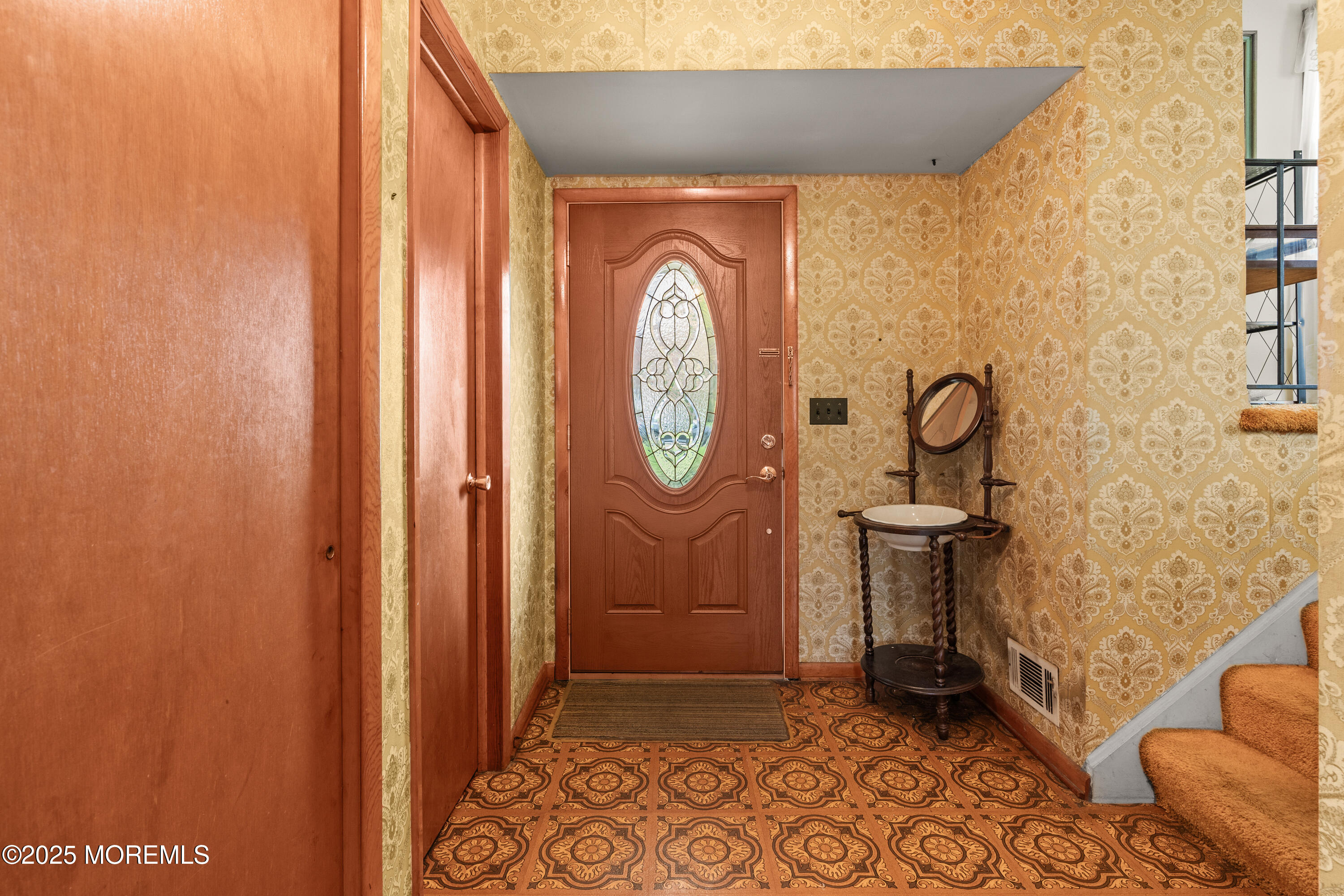 10 Tiffin Place, Bridgewater, New Jersey image 5