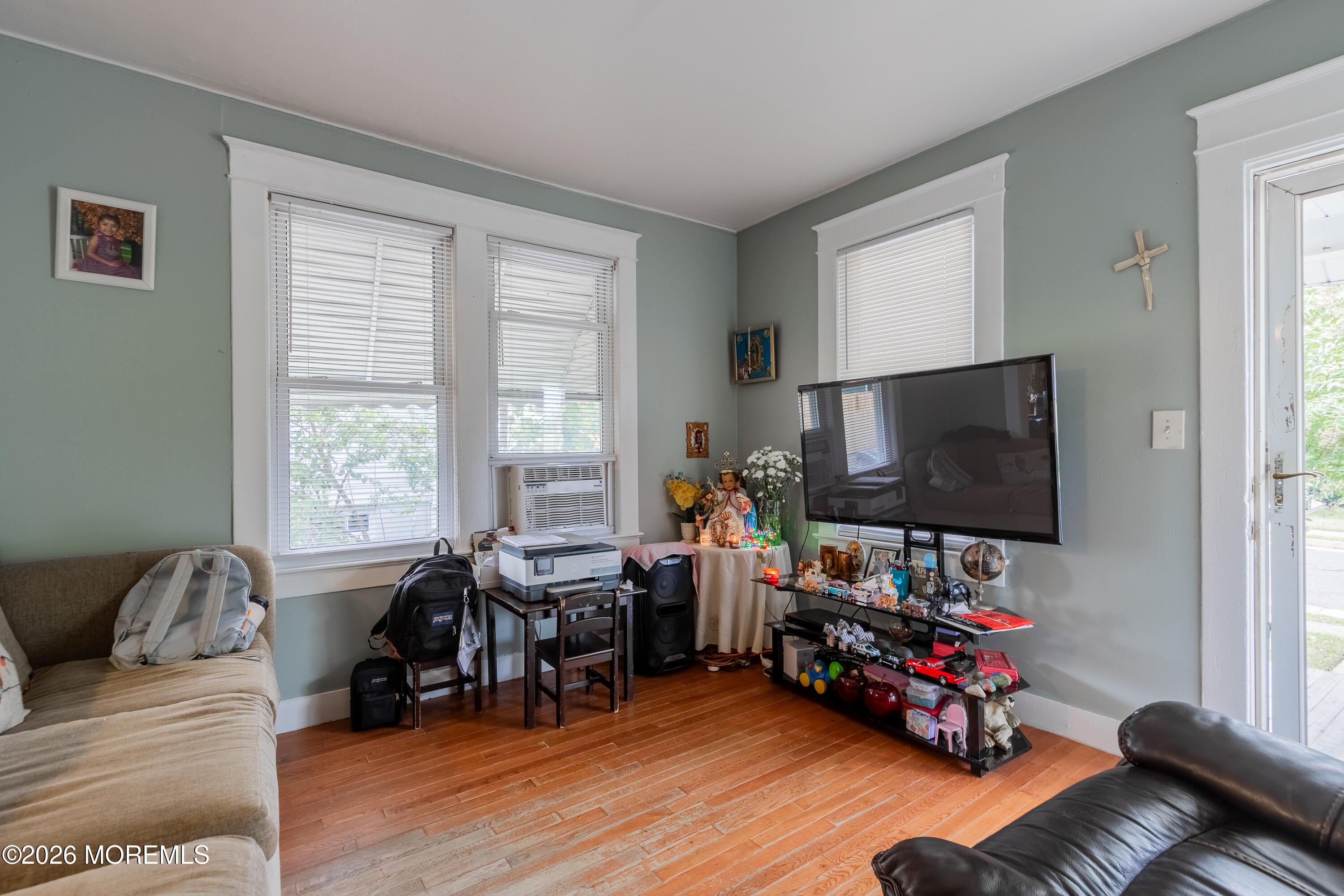 45 E Westside Avenue