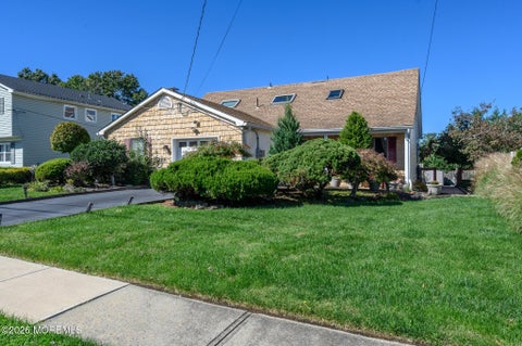 Homes For Sale - 15 Carlow Way<br/> Hazlet, NJ 07730