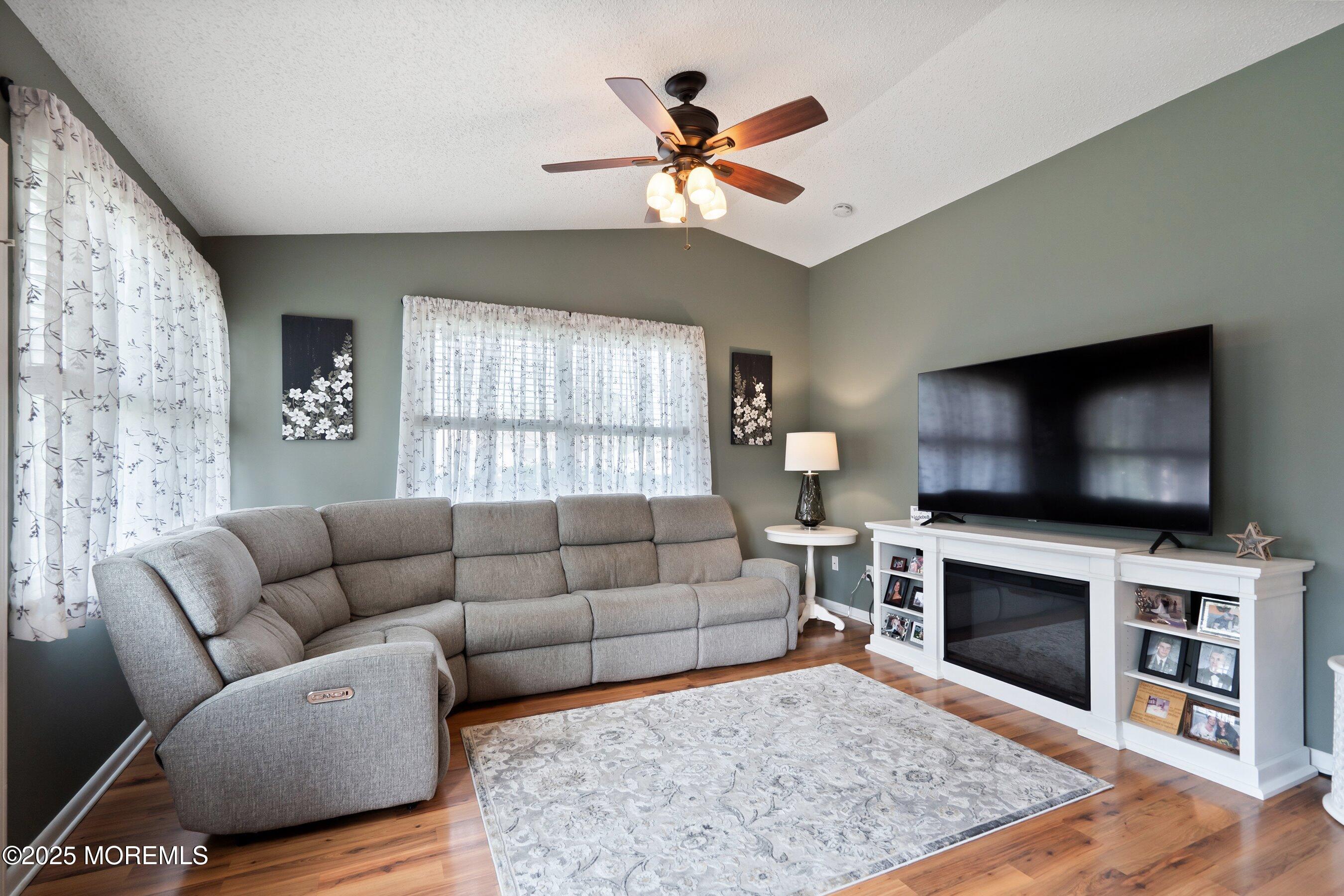 5 E Jack Street