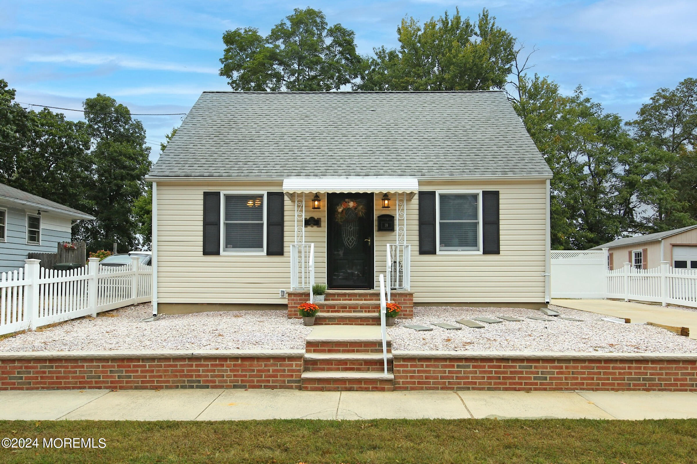 19 10th Street, Hazlet, New Jersey image 1