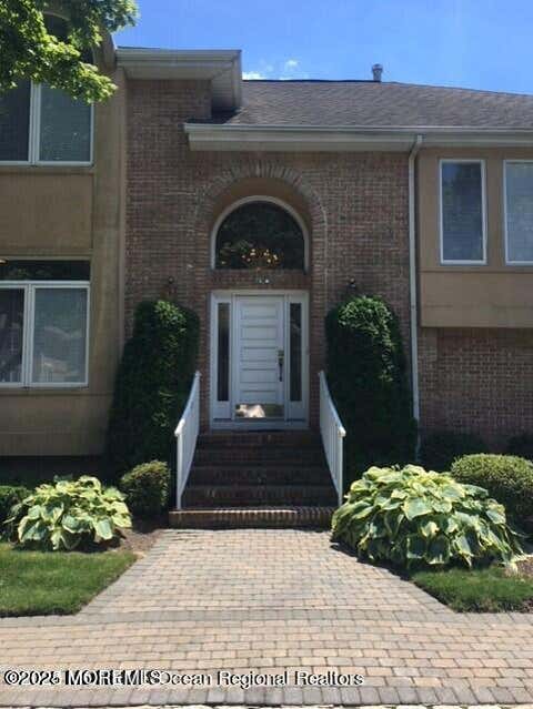 Homes For Rent - 166 La Quinta Court<br/> Holmdel, NJ 07733
