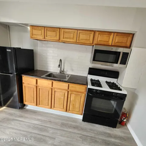 MLS: 22507057