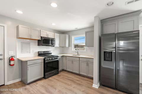 Multifamily For Rent - 40 Bay Shore Drive #UNIT A<br/> Toms River, NJ 08753