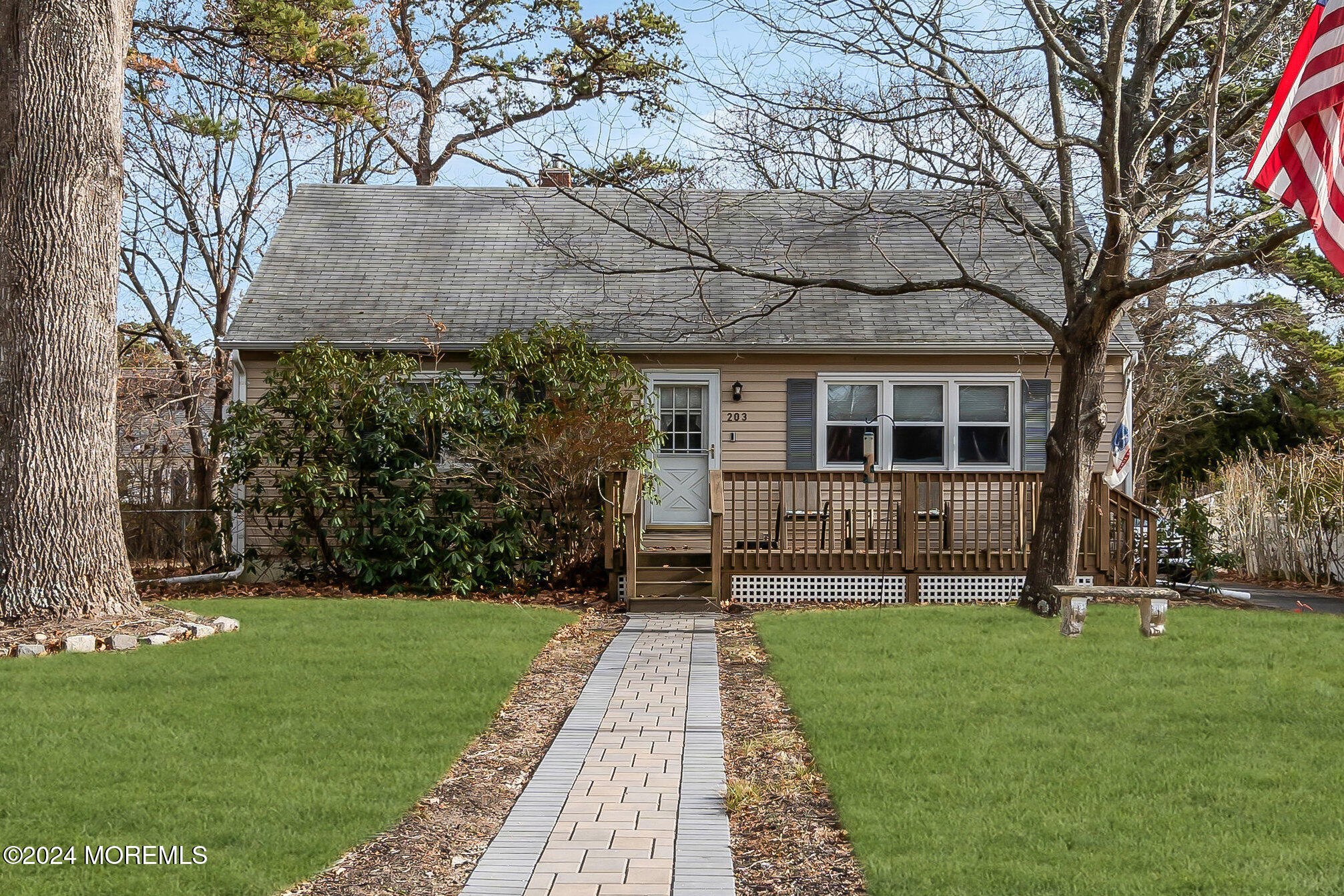 203 Center Street, Manahawkin, New Jersey image 1