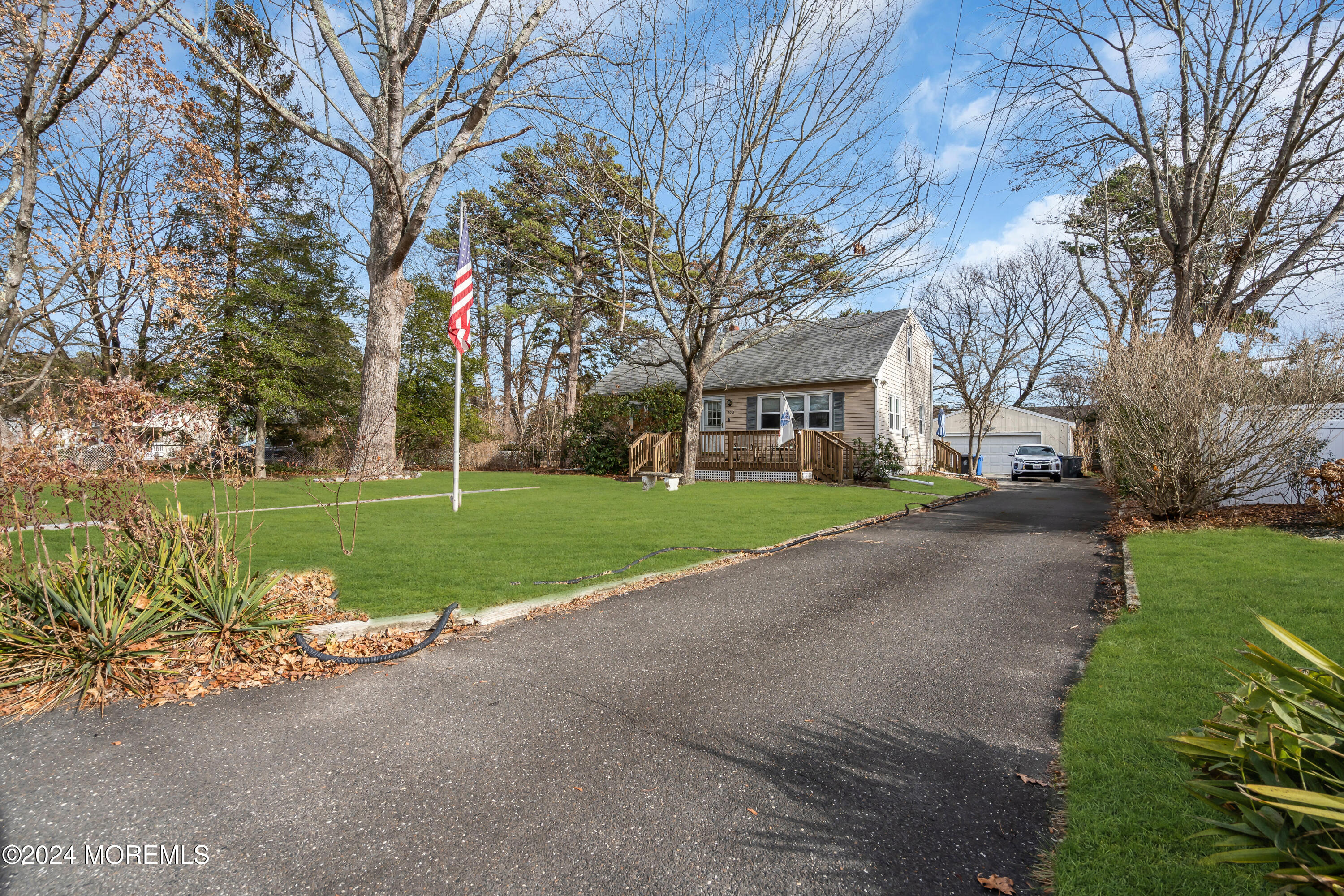 203 Center Street, Manahawkin, New Jersey image 3