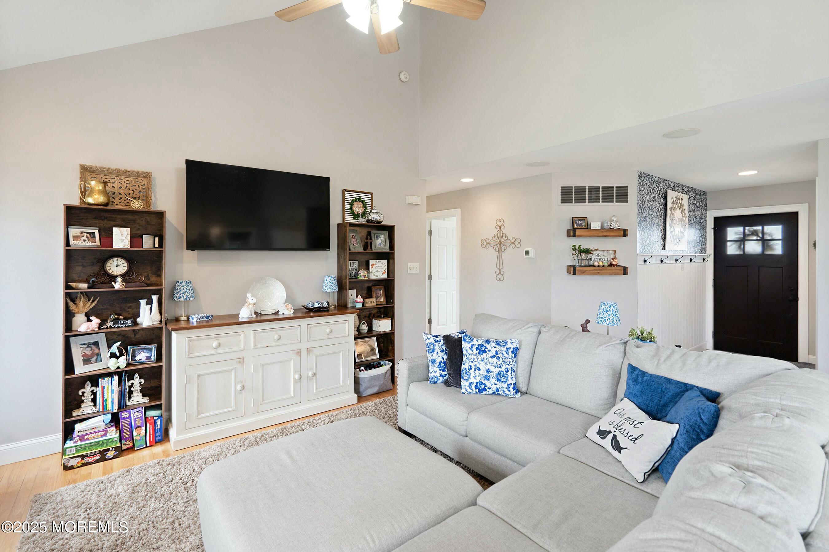 226 Atlantis Avenue, Manahawkin, Texas image 5