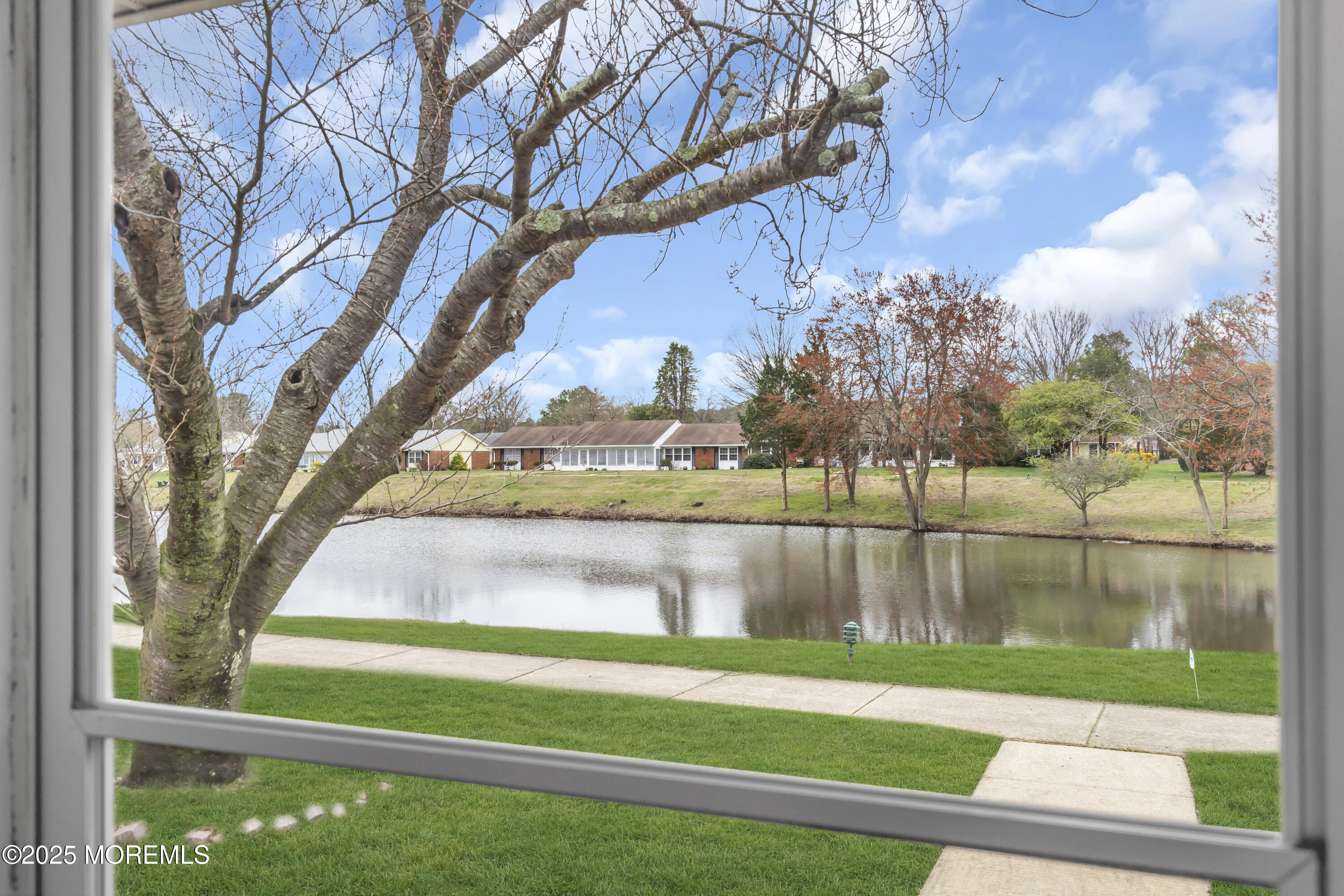 402 Picardy Court #B, Lakewood, New Jersey image 2
