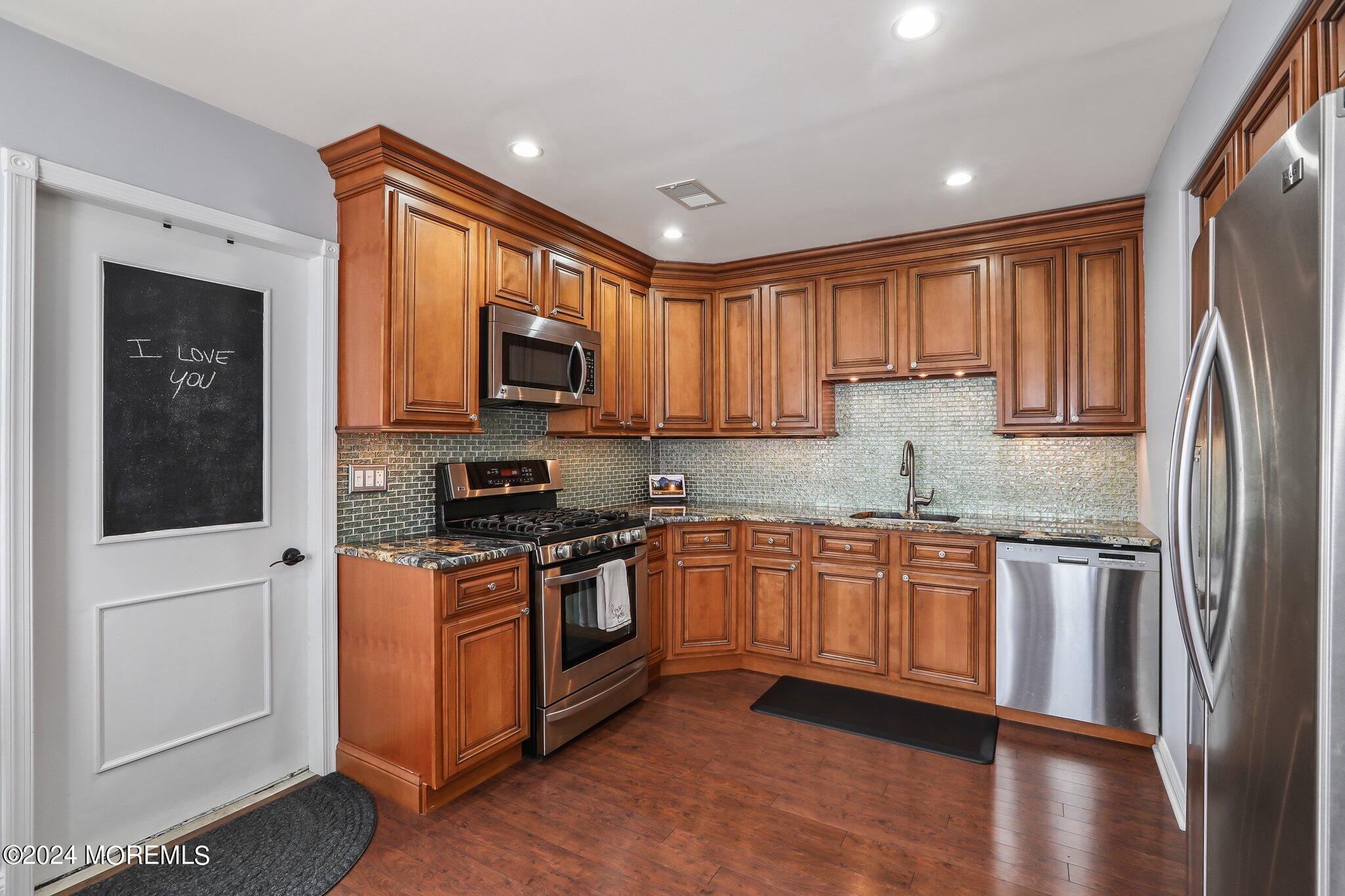 Photo 6 of 25 of 8 Millay Court condo
