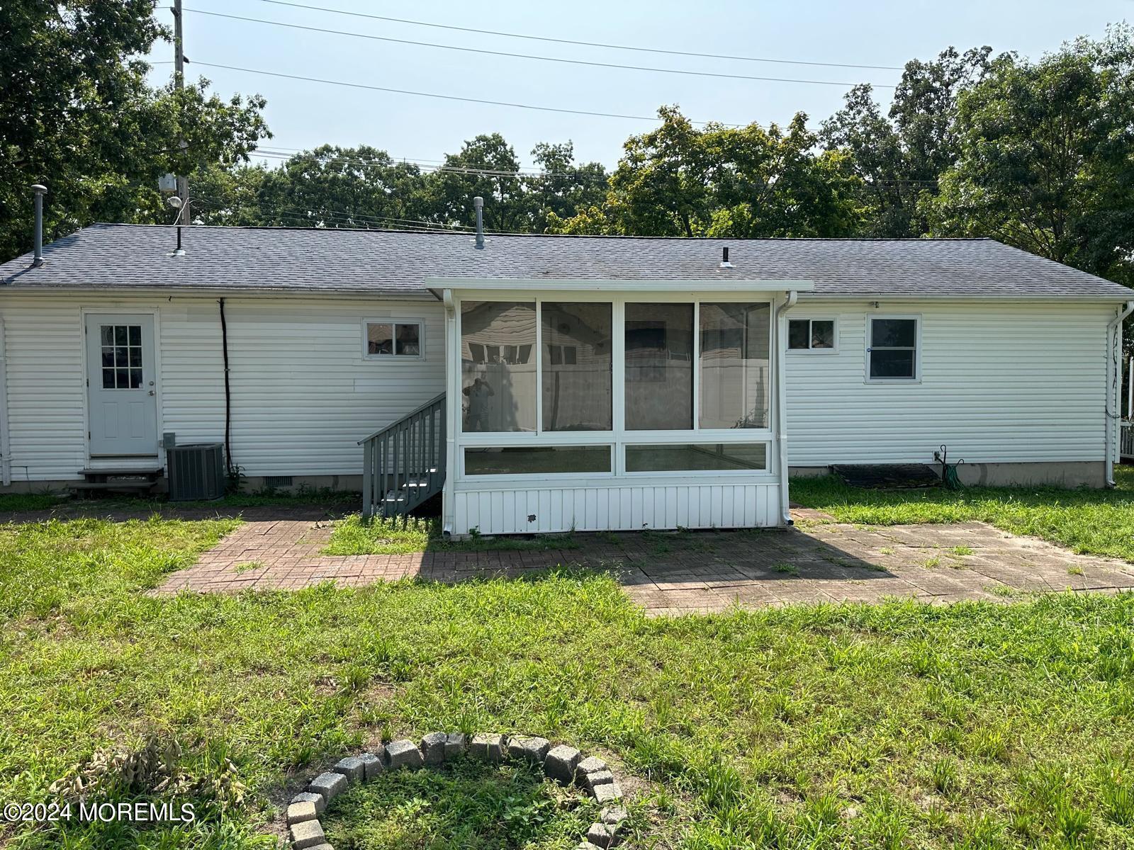 Photo 19 of 20 of 328 Mizzen Avenue house