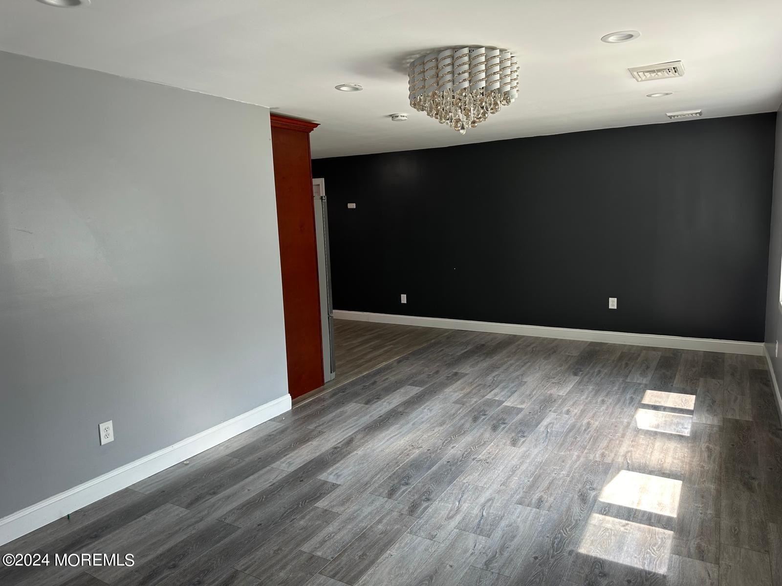 Photo 7 of 20 of 328 Mizzen Avenue house
