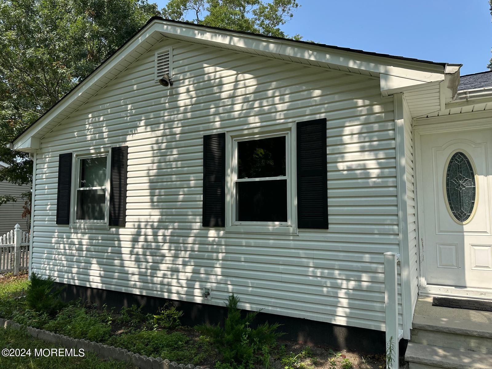 Photo 2 of 20 of 328 Mizzen Avenue house