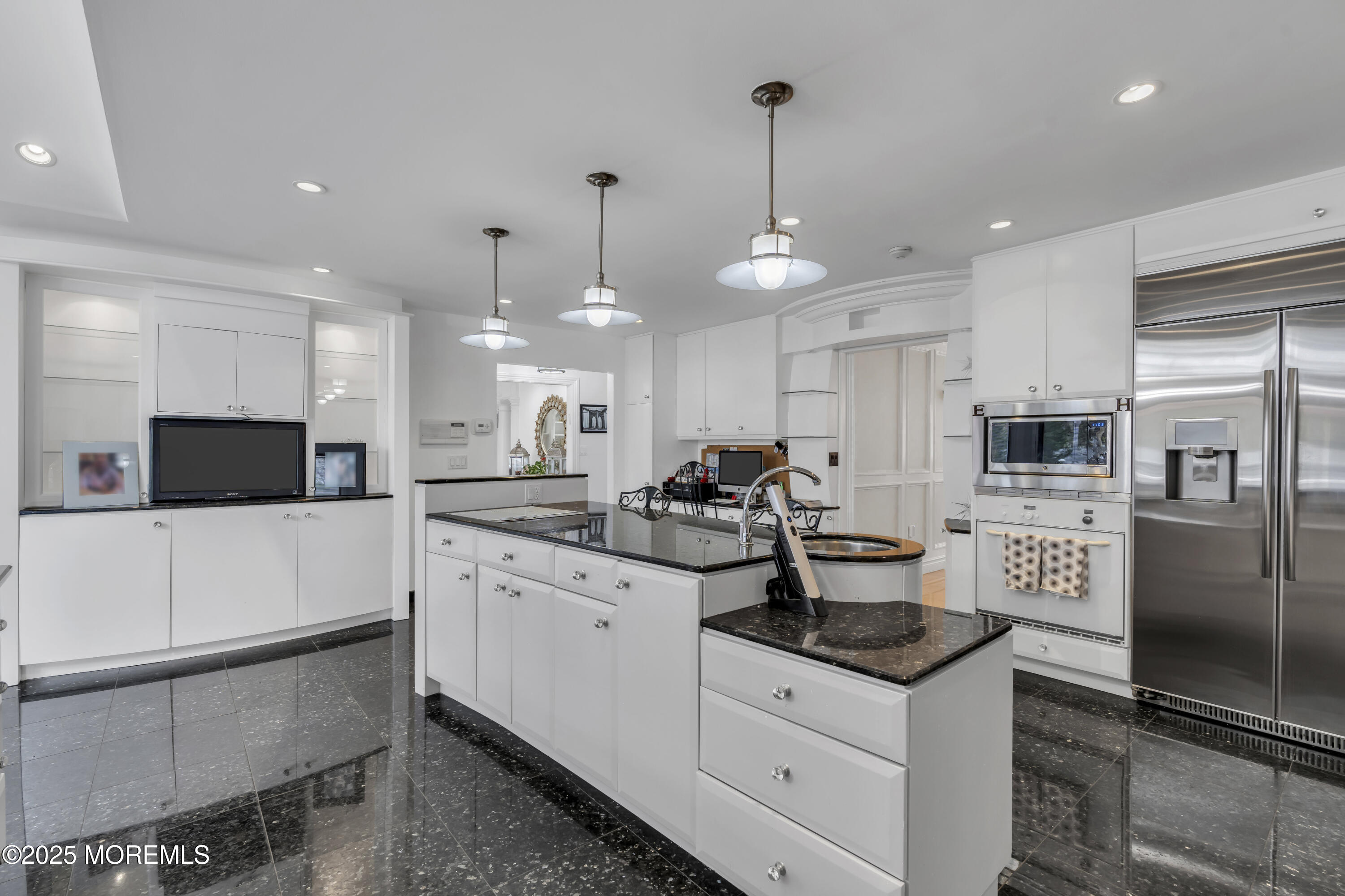 2 Liberty Road, Marlboro, New Jersey image 18