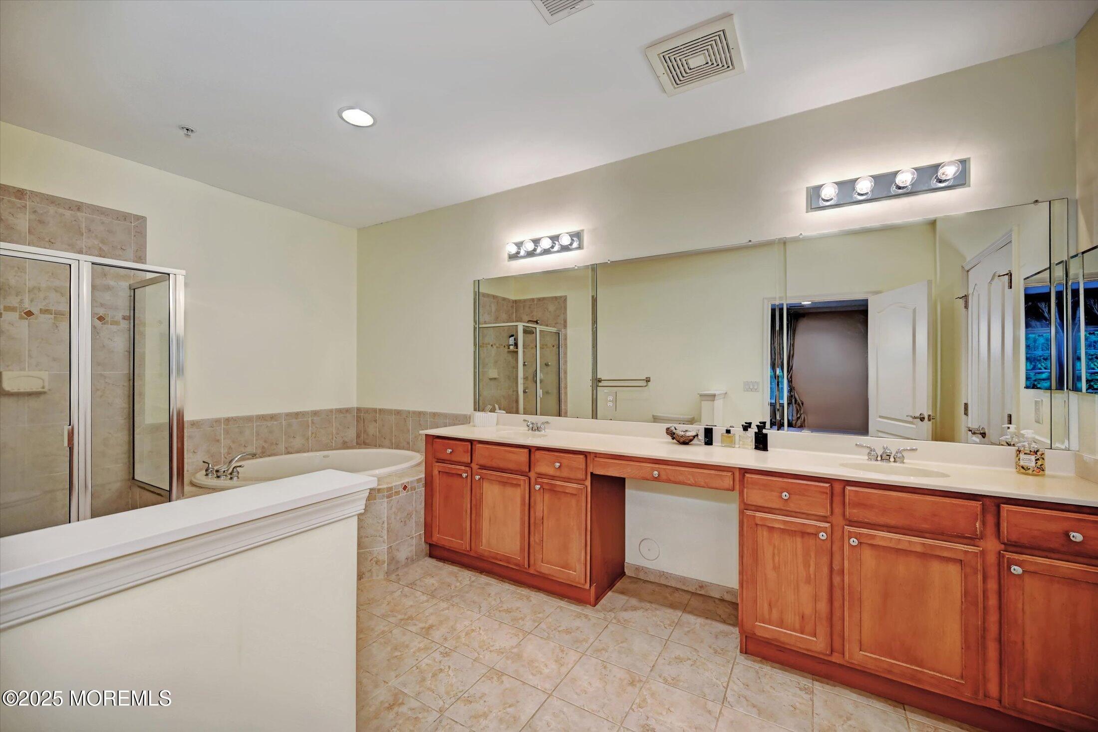 7102 Falston Circle #102, Old Bridge, New Jersey image 25