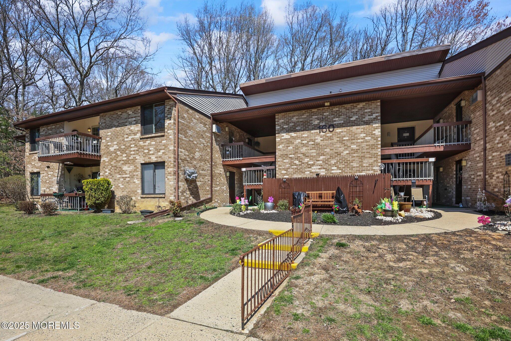 160 Cross Slope Court #F, Manalapan, New Jersey image 21