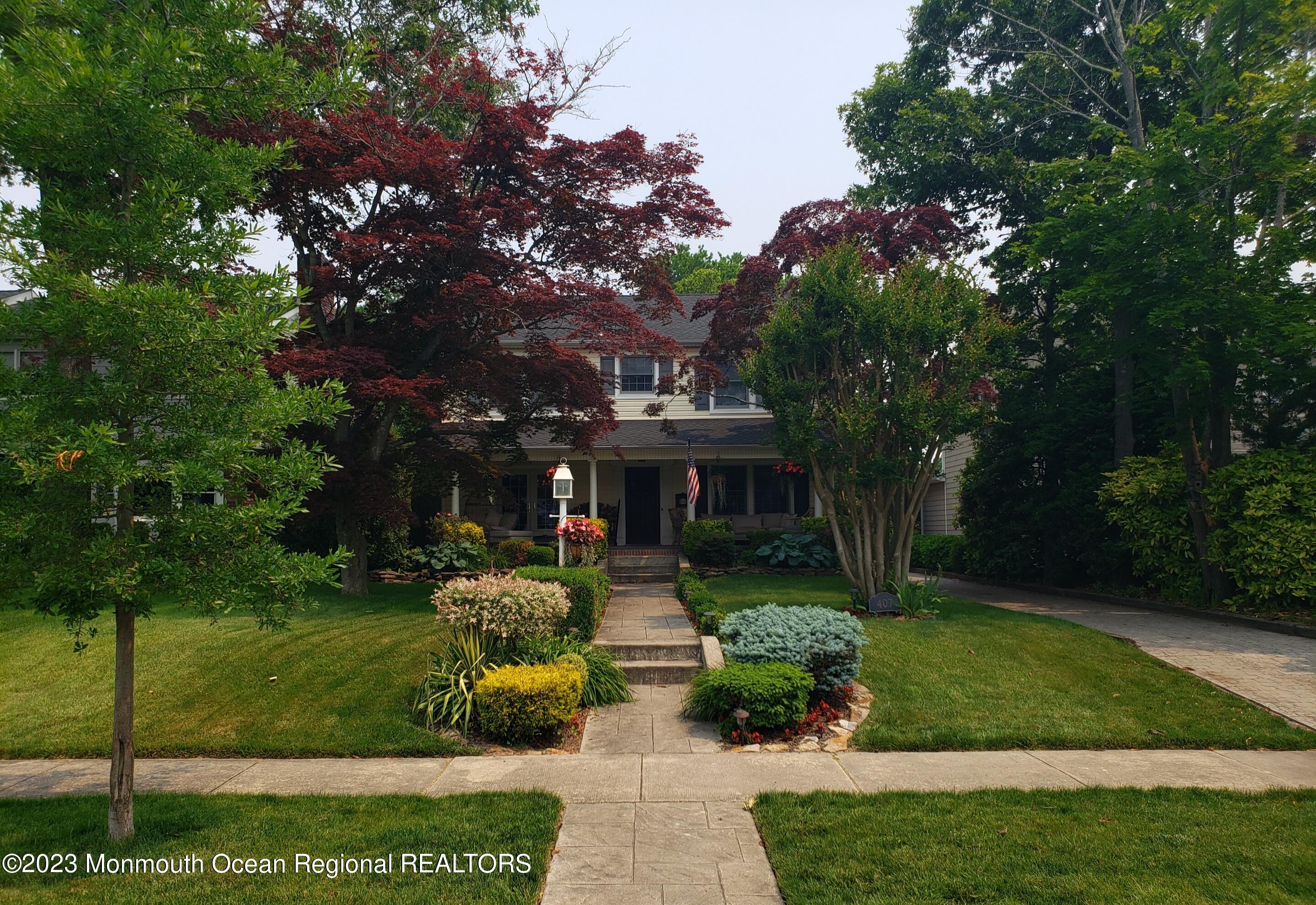 407 Chicago Boulevard