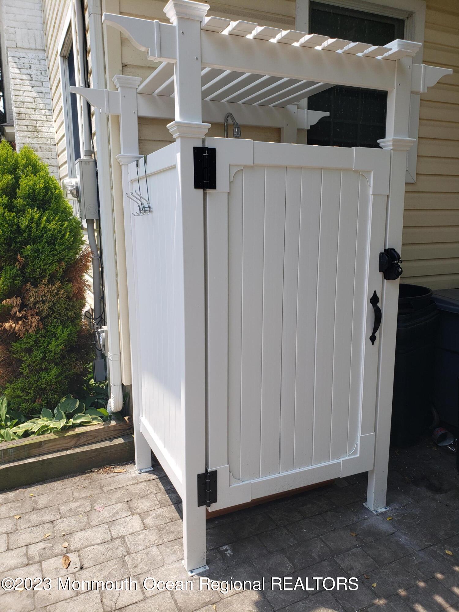 407 Chicago Boulevard