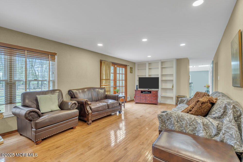 35 Harness Lane, Marlboro, New Jersey image 20