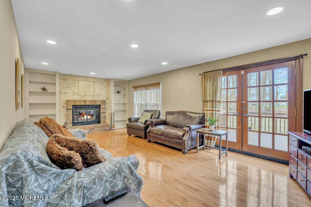 35 Harness Lane, Marlboro, New Jersey image 18