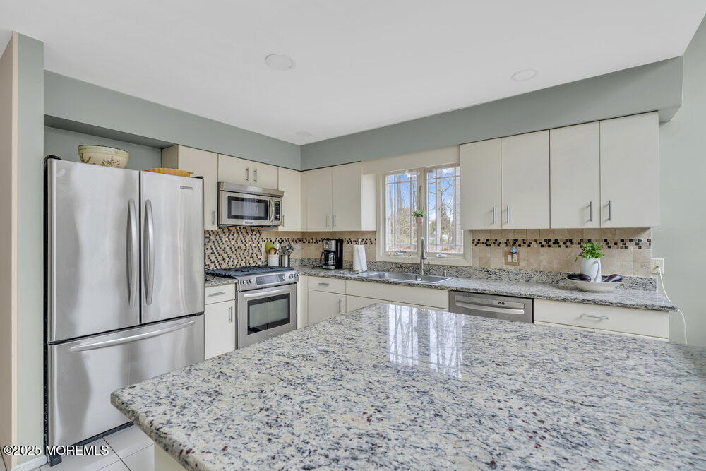 35 Harness Lane, Marlboro, New Jersey image 11