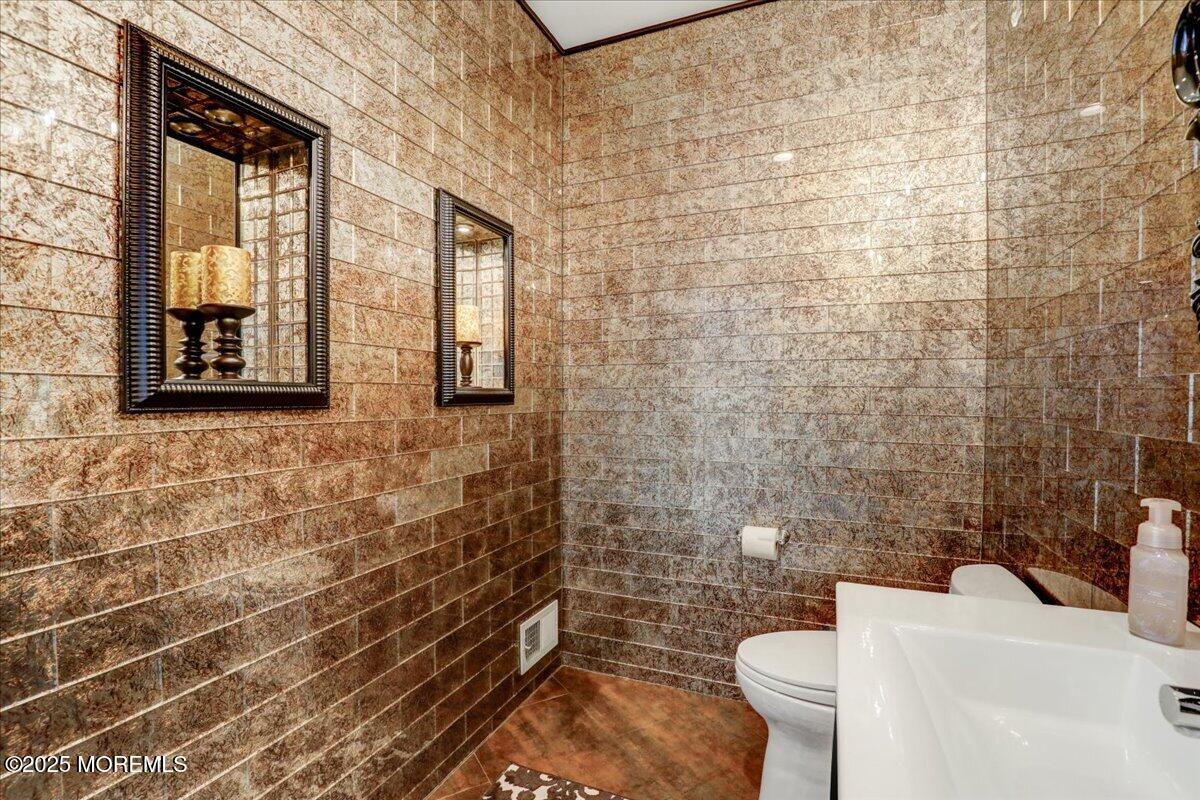 11 Hemingway Court, Morganville, New Jersey image 28