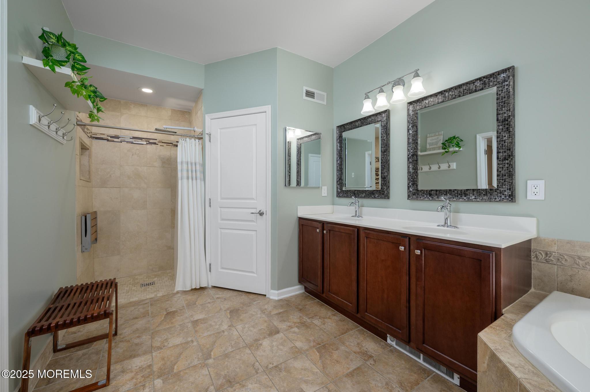 8 Ascot Lane, Manchester, New Jersey image 30
