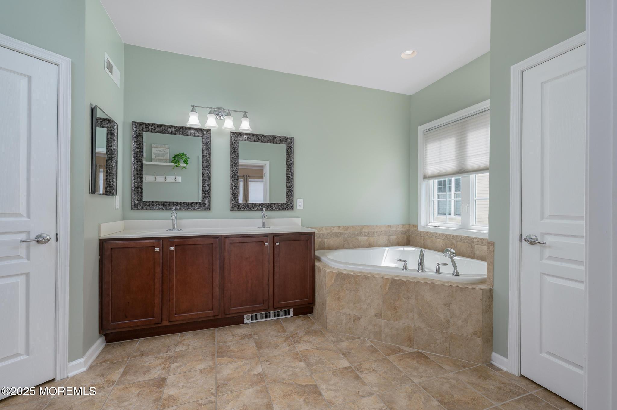 8 Ascot Lane, Manchester, New Jersey image 29
