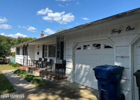 Homes For Rent - 41 Heath Avenue<br/> Oakhurst, NJ 07755