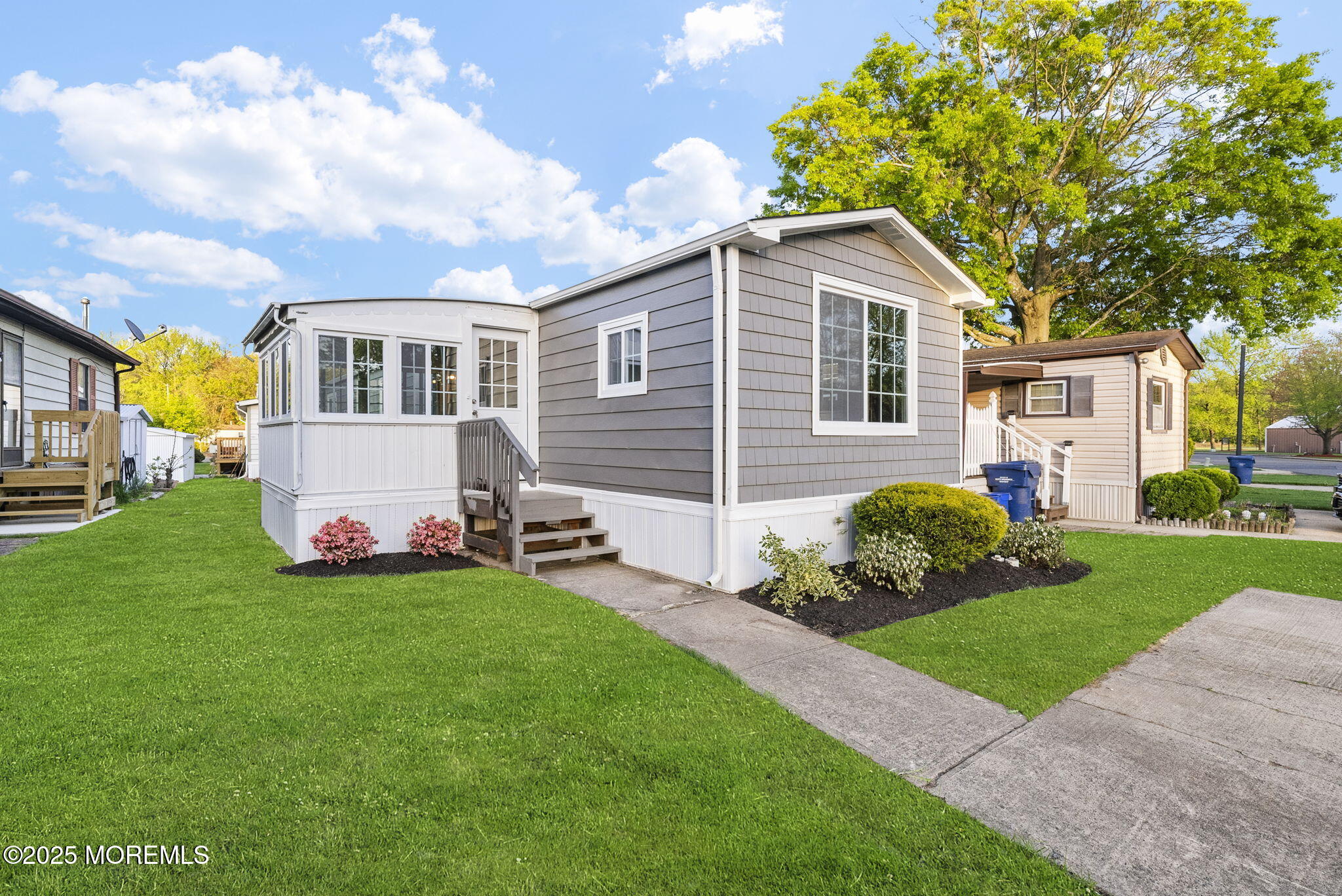 13 Deerbrook Boulevard, North Brunswick, New Jersey image 1