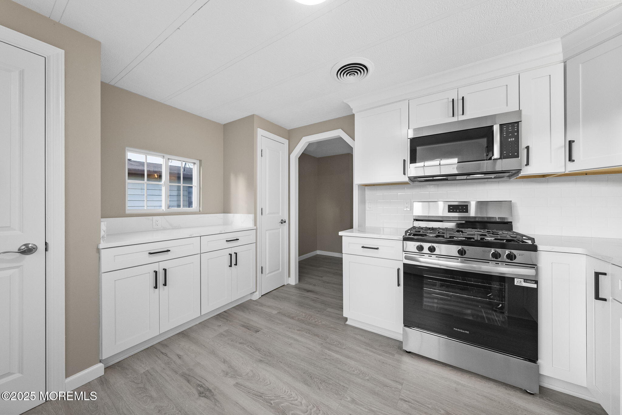 13 Deerbrook Boulevard, North Brunswick, New Jersey image 7