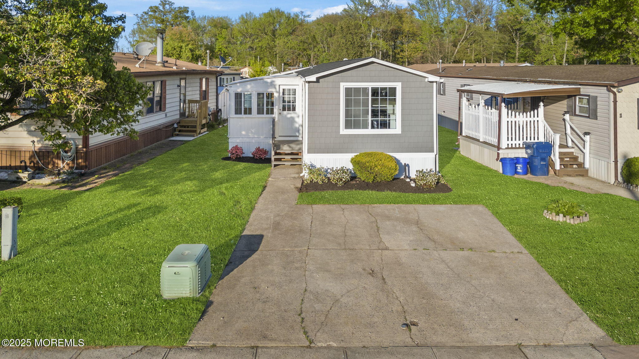 13 Deerbrook Boulevard, North Brunswick, New Jersey image 2