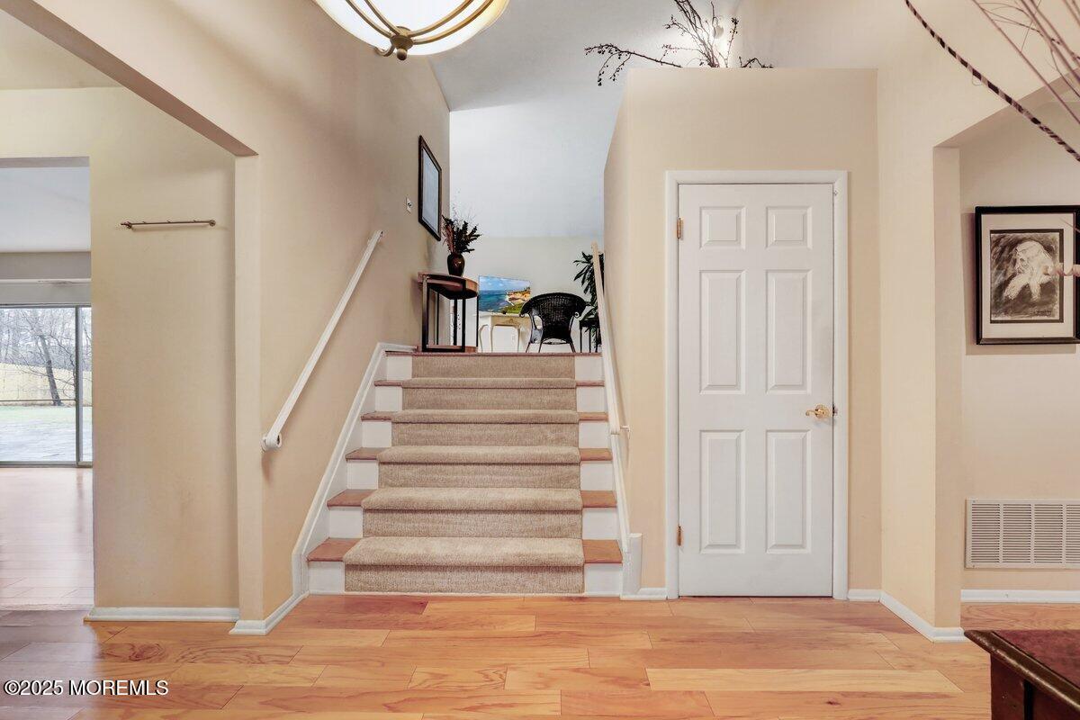 14 Edwards Drive, Freehold, New Jersey image 5
