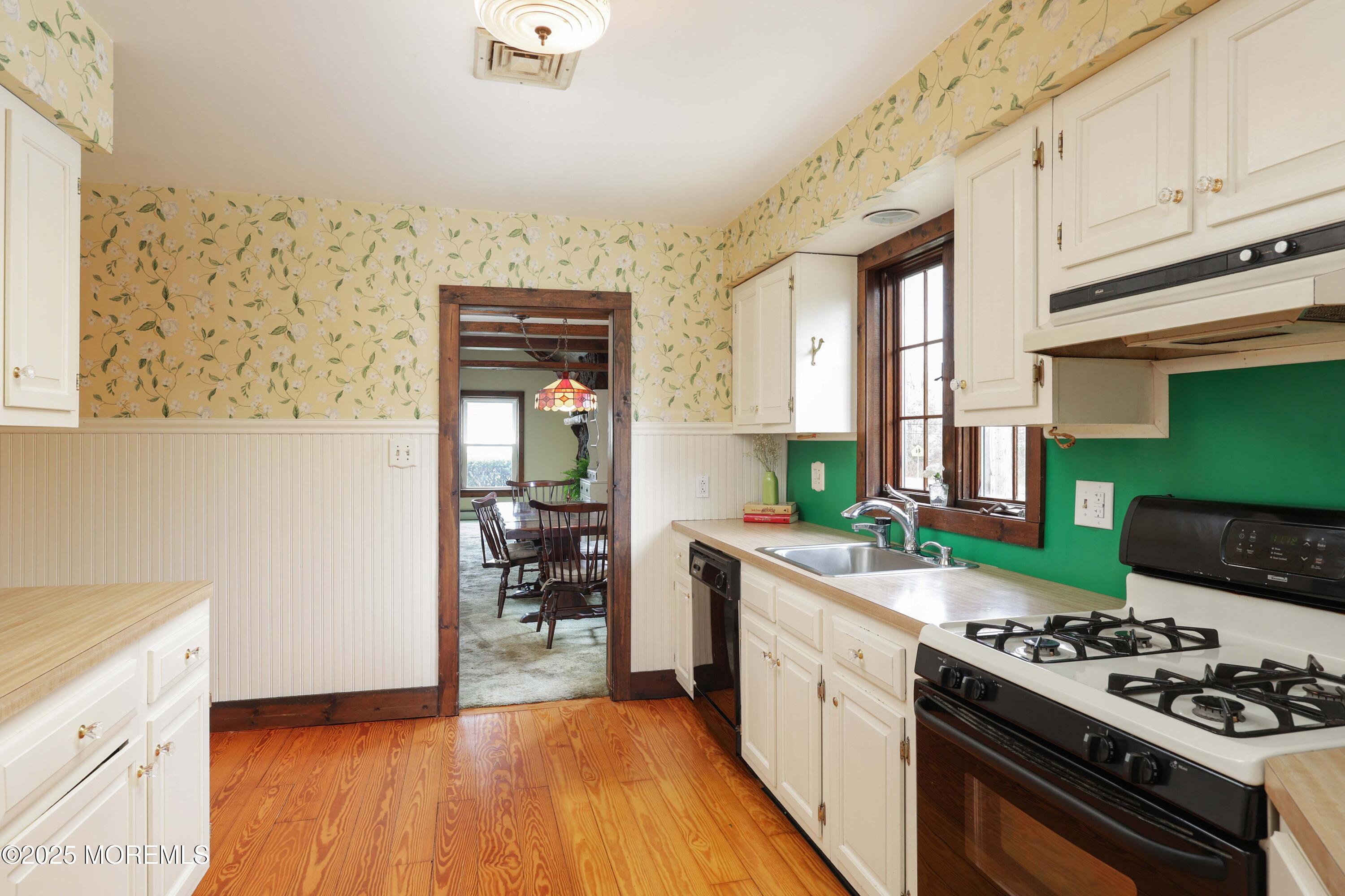 262 Chamone Avenue, Leonardo, New Jersey image 22