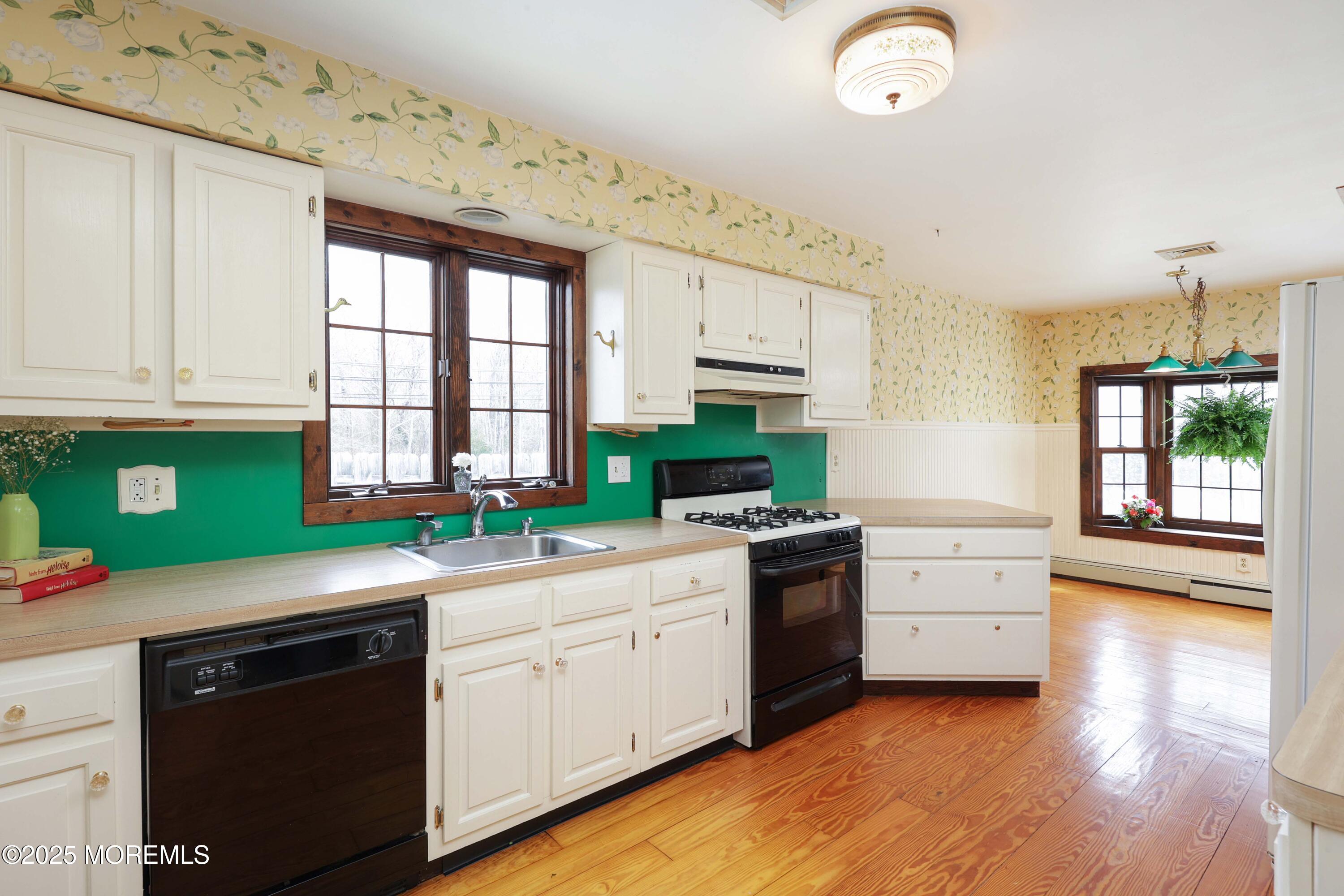 262 Chamone Avenue, Leonardo, New Jersey image 20