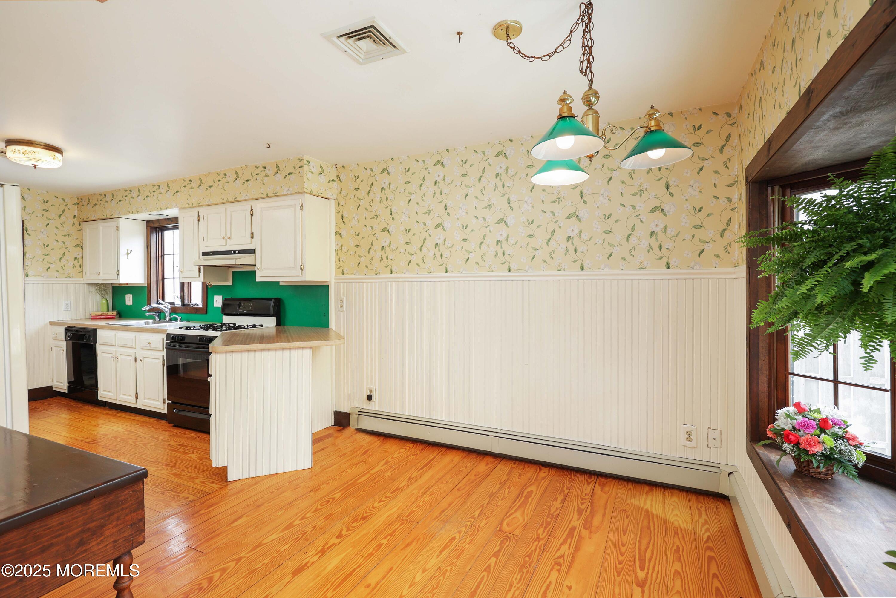 262 Chamone Avenue, Leonardo, New Jersey image 24