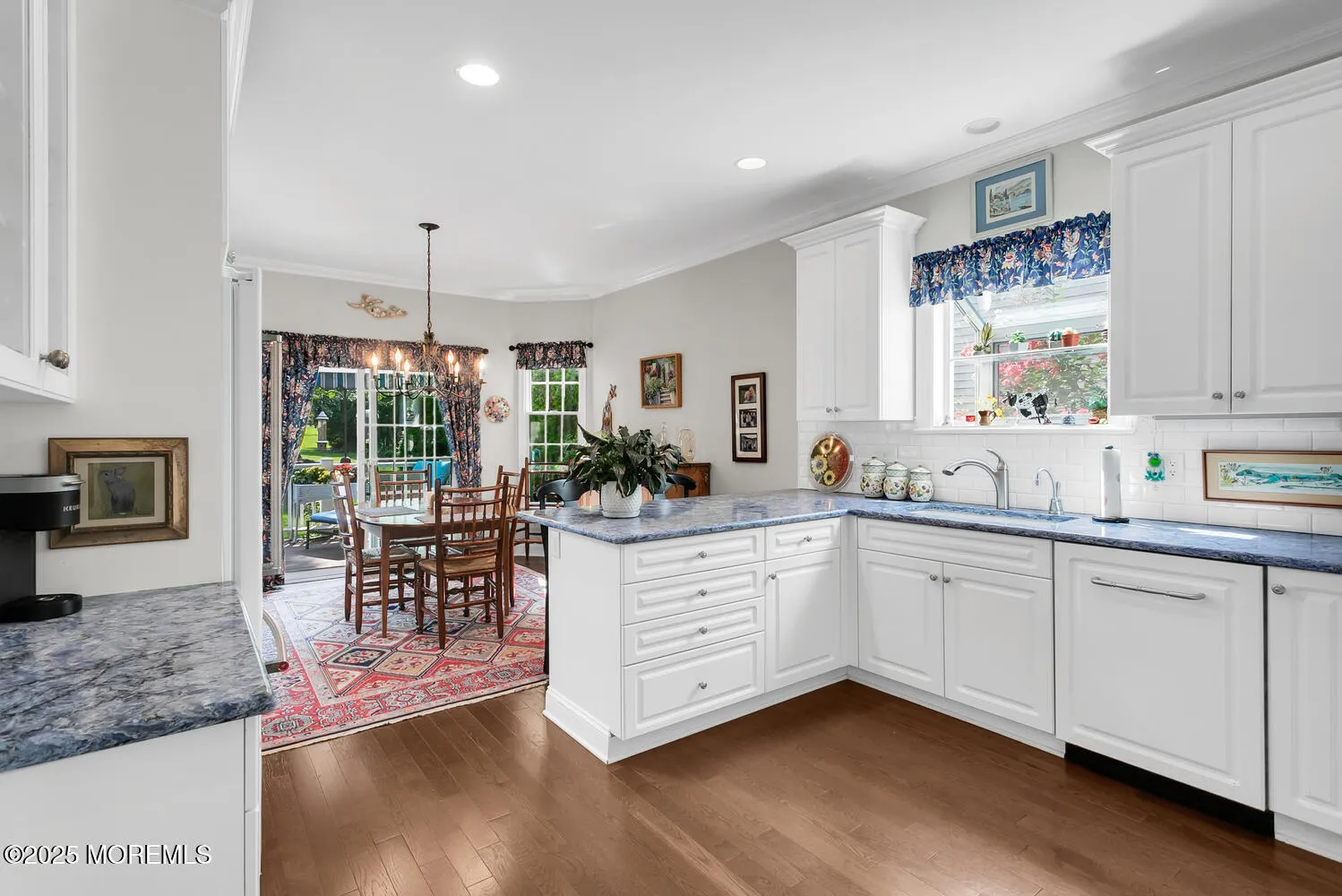 Red Bank, New Jersey 07701, United States, 3 Bedrooms Bedrooms, ,3 BathroomsBathrooms,Residential,Active,191340