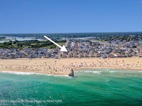 Condo For Rent - 239 Beach Front #1<br/> Manasquan, NJ 08736
