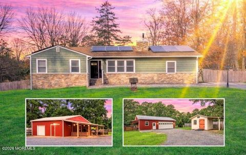 Homes For Sale - 592 Whitecomb Avenue<br/> Ocean County, Jackson, NJ 08527