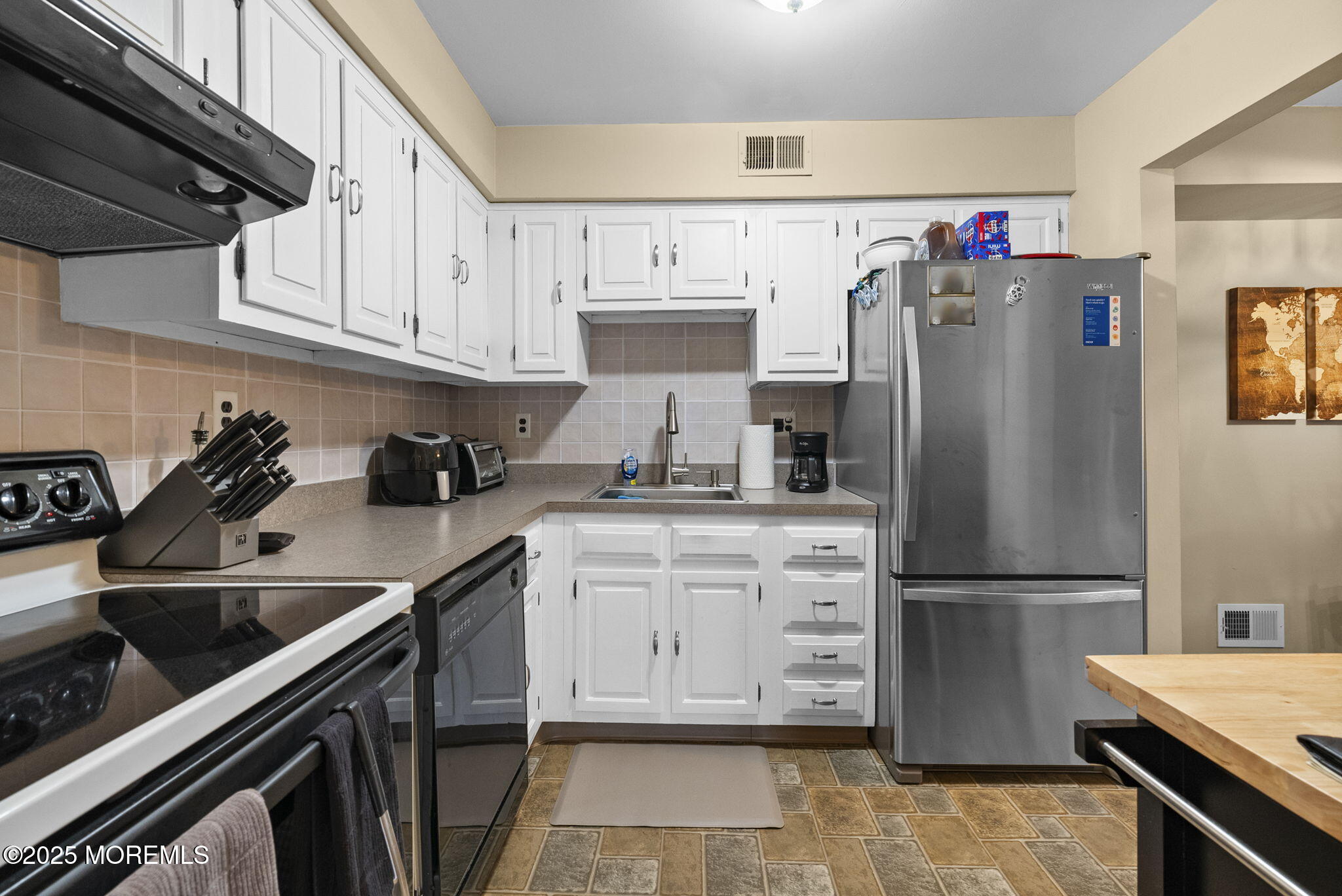 516 Wellington Place, Aberdeen, New Jersey image 13
