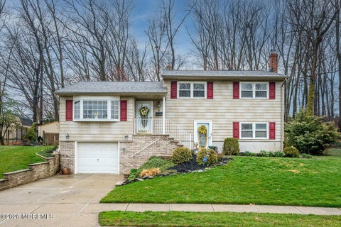 Photo of 8 Adelphi Court, Edison, NJ 08837 (MLS # 22632578)