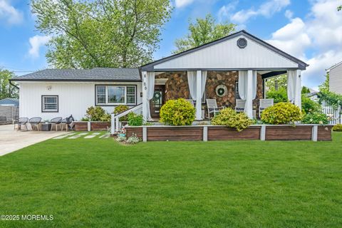186 Lohsen Avenue Belford NJ 07718