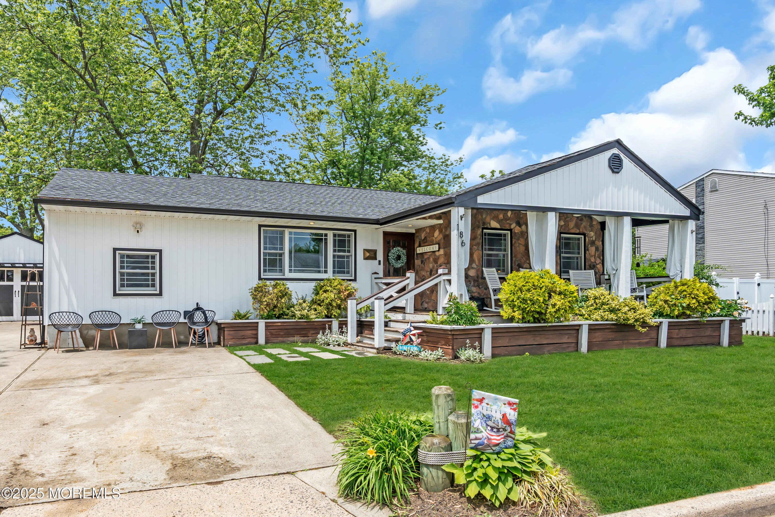 186 Lohsen Avenue