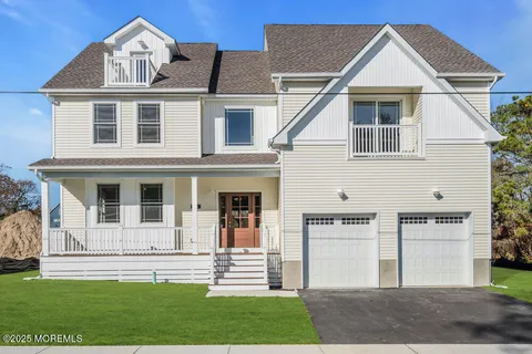 MLS: 22608734