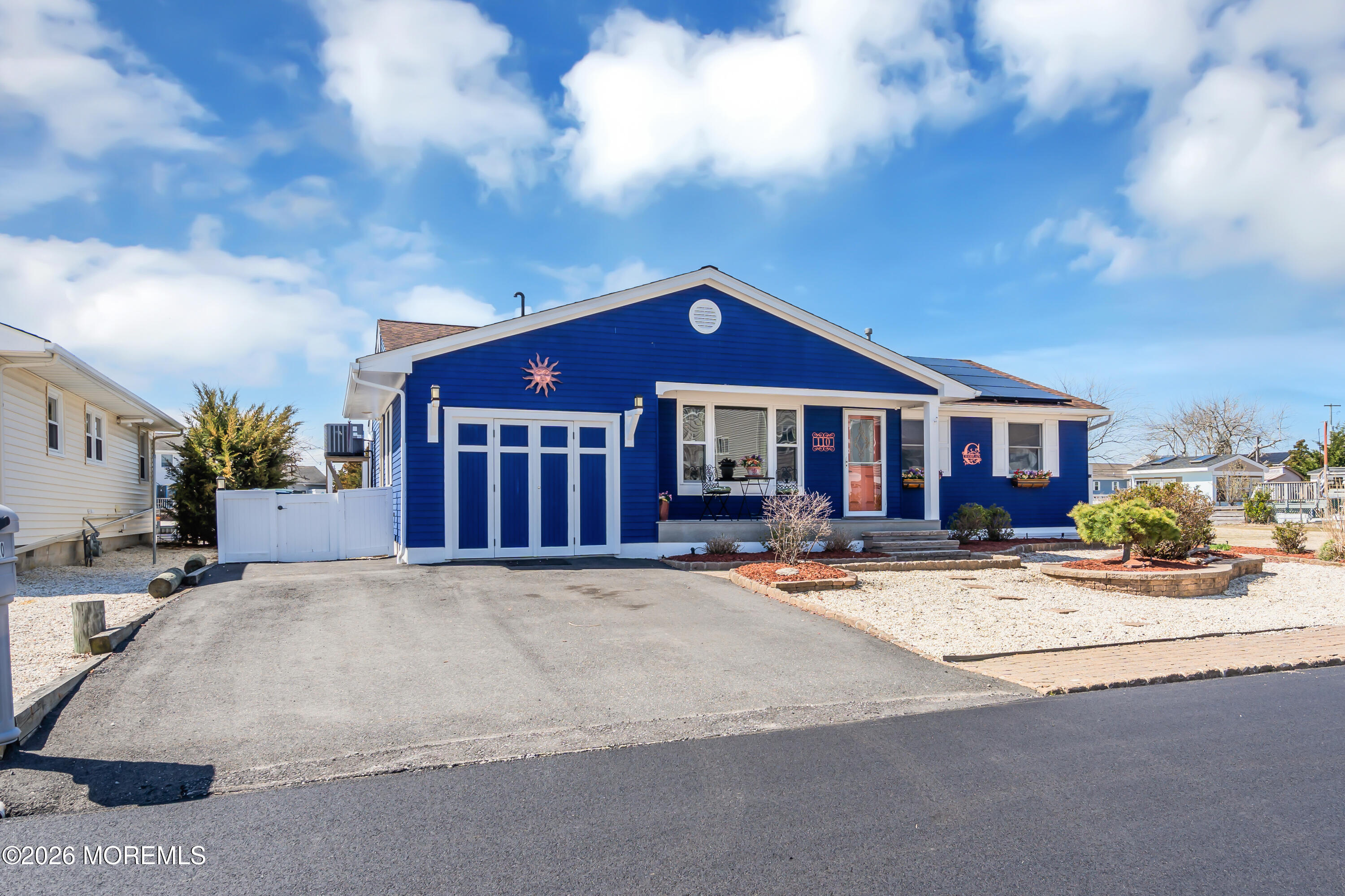110 E Shrewsbury Drive