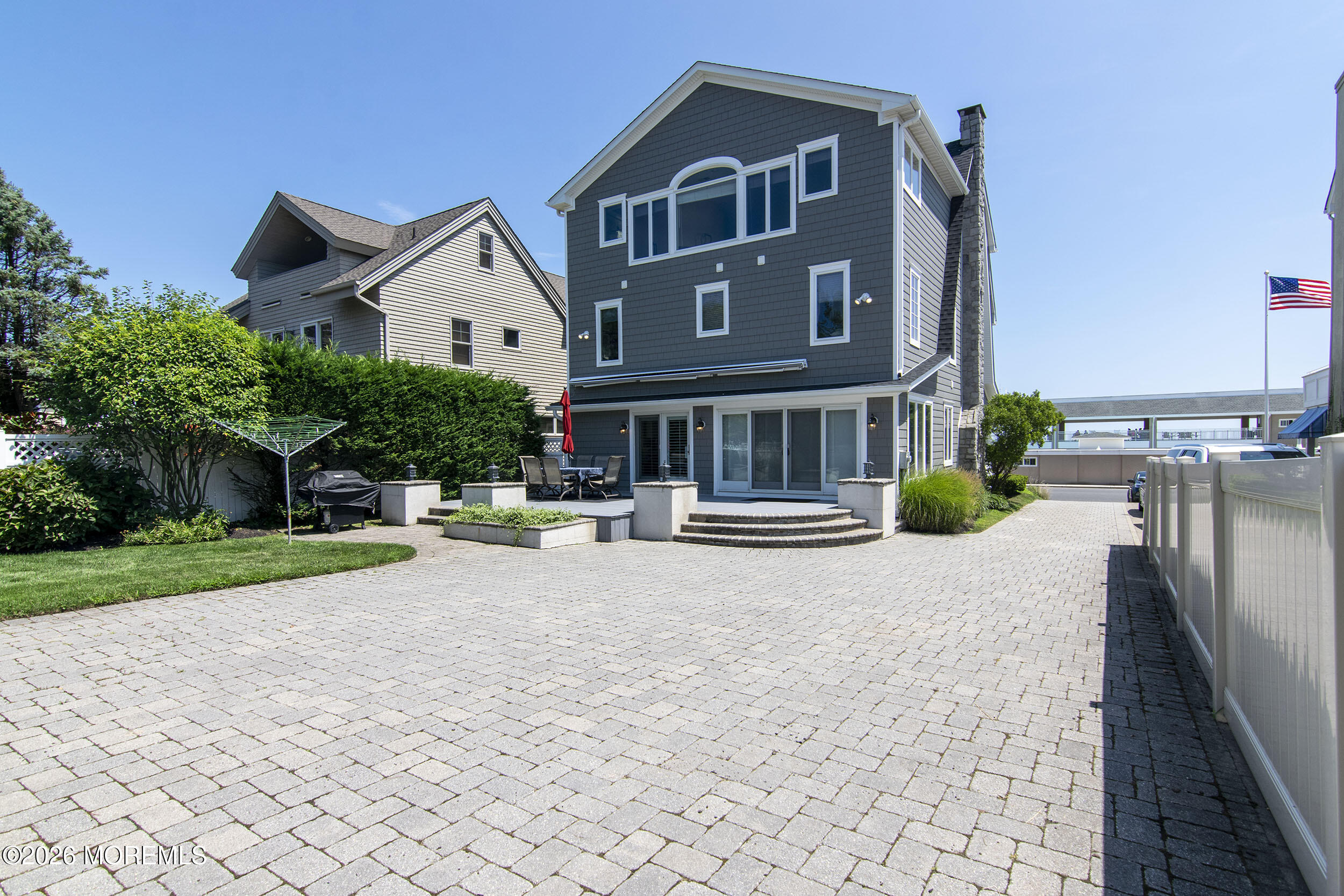 2007 Ocean Avenue