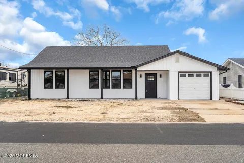 MLS: 22511151