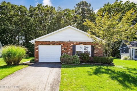 Photo of 9 Whitney Court, Brick, NJ 08723 (MLS # 22601515)