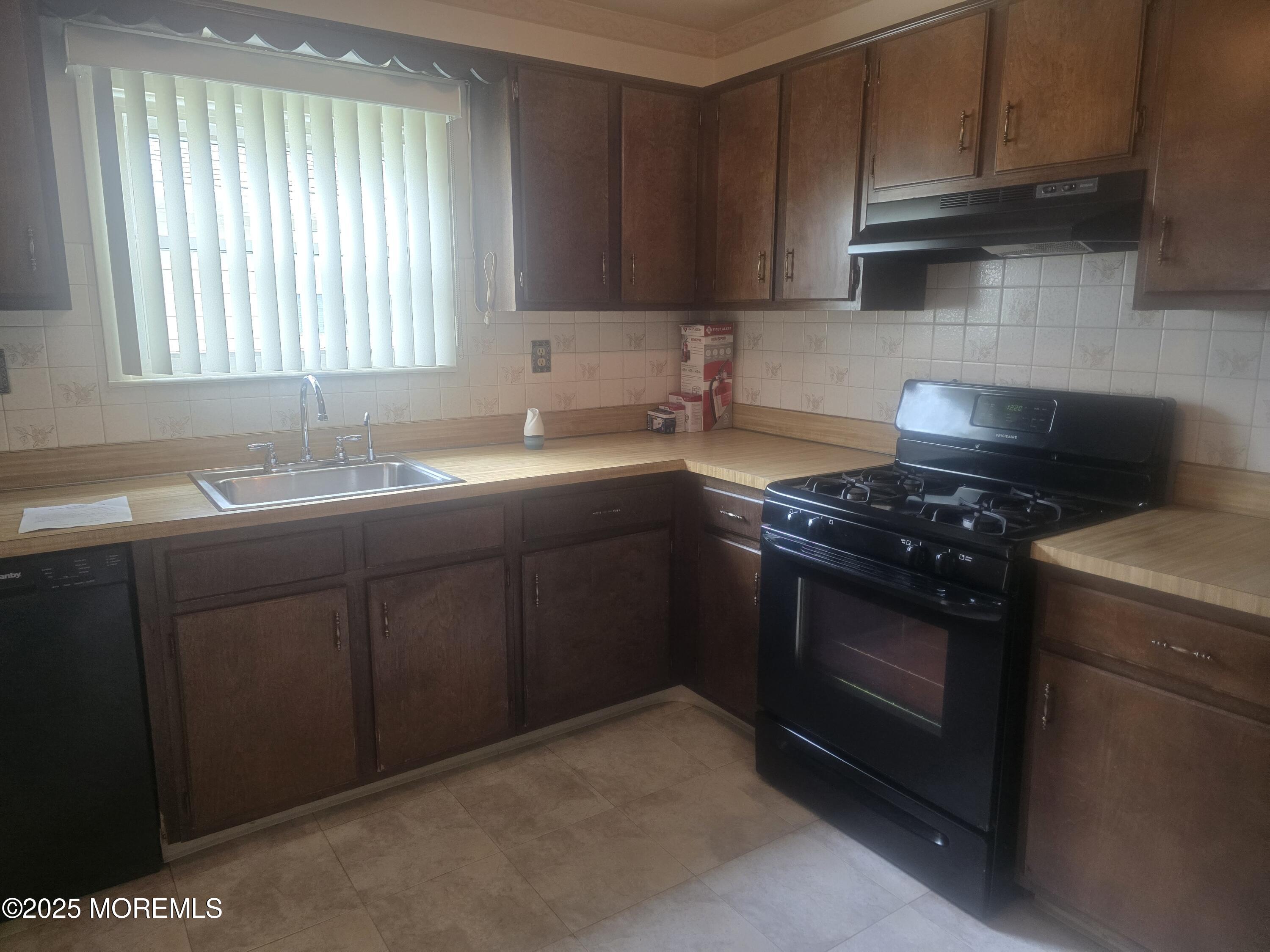 90 Cabrillo Boulevard, Toms River, New Jersey image 5