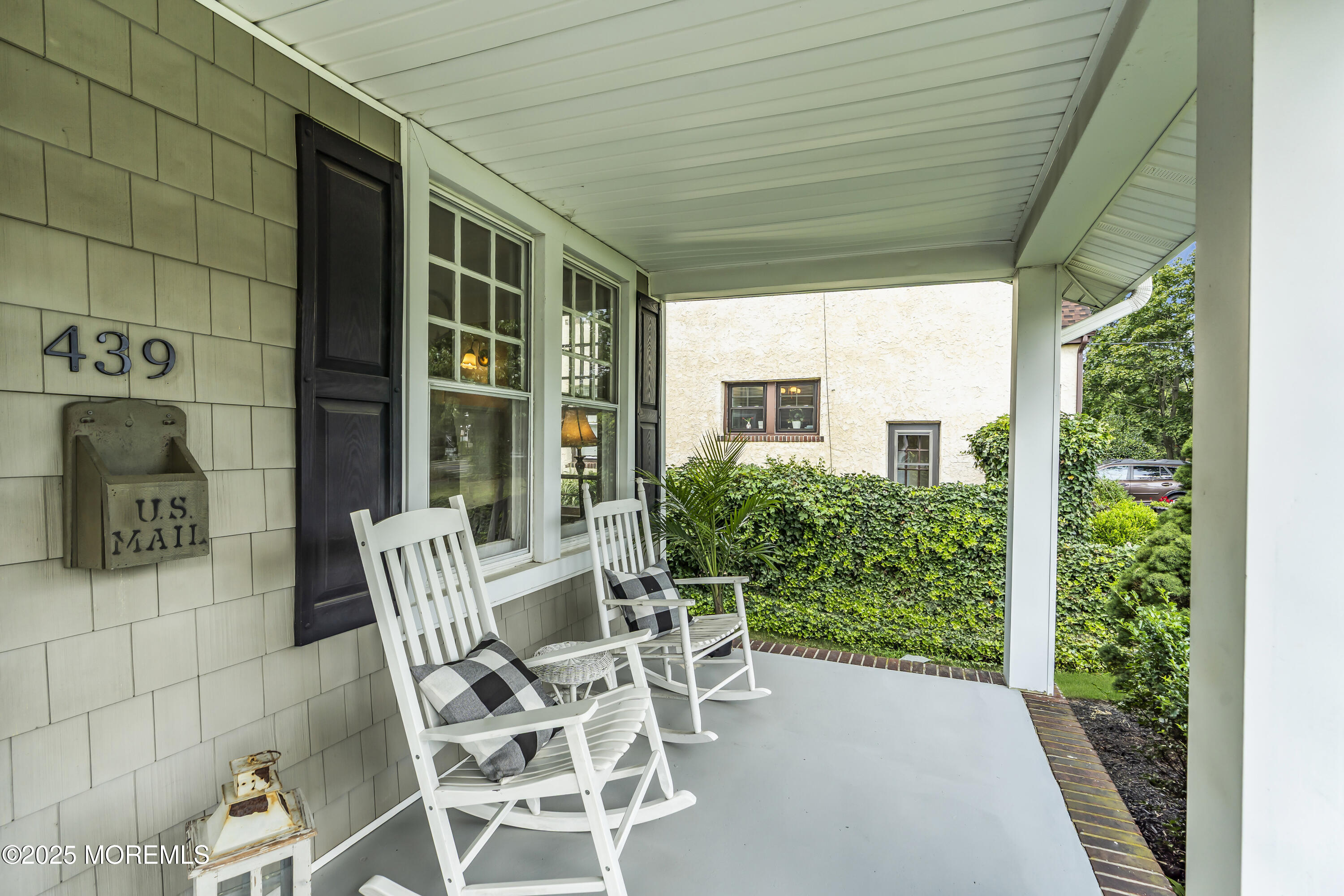 439 River Road